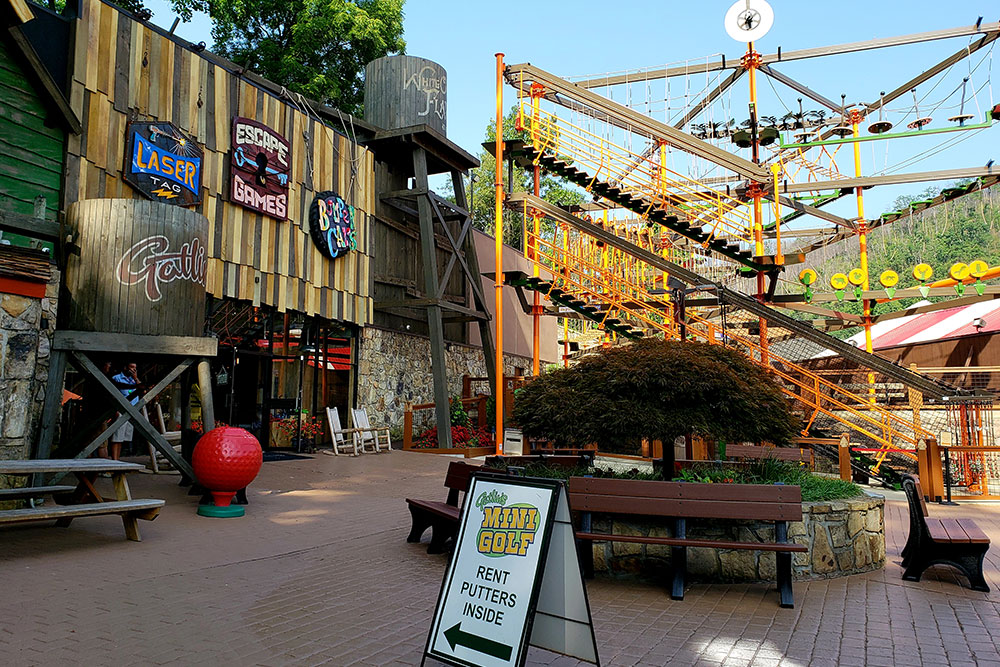 Gatlin's Fun Center | Gatlin's Laser Tag & More | Gatlinburg Attractions
