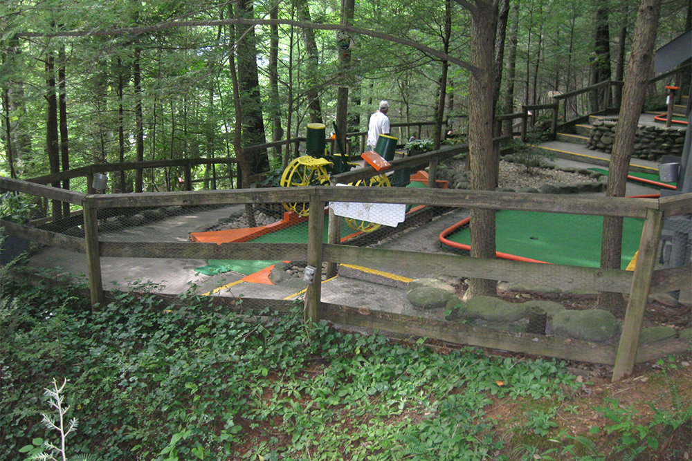 Hillbilly Golf (Slider Image 10) | Gatlinburg Attractions